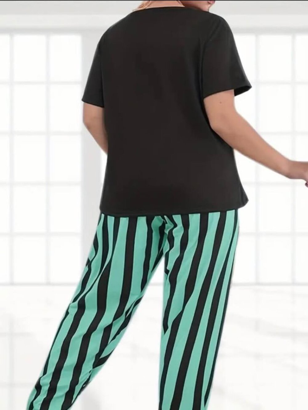 Ladies size 1X Cat themed shirt with striped pants. Brand new 13.00 - Picture 8 of 9